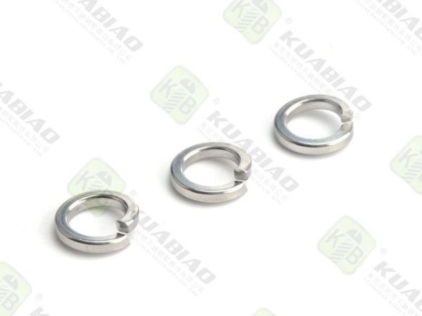 光伏板對(duì)穿螺絲的方法(光伏對(duì)穿螺絲怎么打孔)